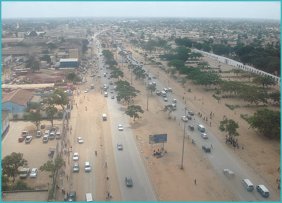 Vista actual de la carretera entre Luanda y Viana