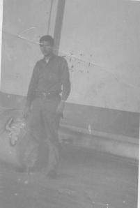 Tanque auxiliar de combustible que fuera alcanzado por la infantería de la UNITA