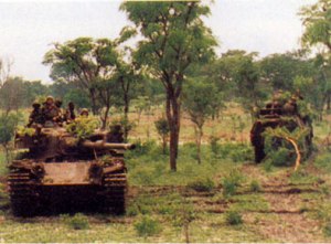Blindados sudafricanos en Cuito Cuanavale. Foto tomada del blog HavanaLuanda